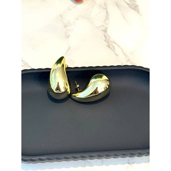 Stunning Statement Teardrop Earrings - Picture 3 of 5